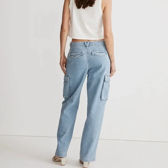 Madewell Low-Slung Straight Cargo Jeans in Coleman Wash - Picture 3 of 3